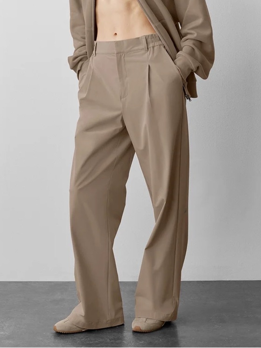 NWT ALO Yoga High Waist Pursuit Trouser (Regular) in Gravel - S